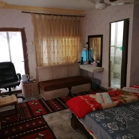 Al Azraq ash Shamālī Guest House Hazem מראה חיצוני תמונה