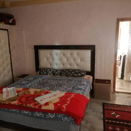Al Azraq ash Shamālī Guest House Hazem מראה חיצוני תמונה