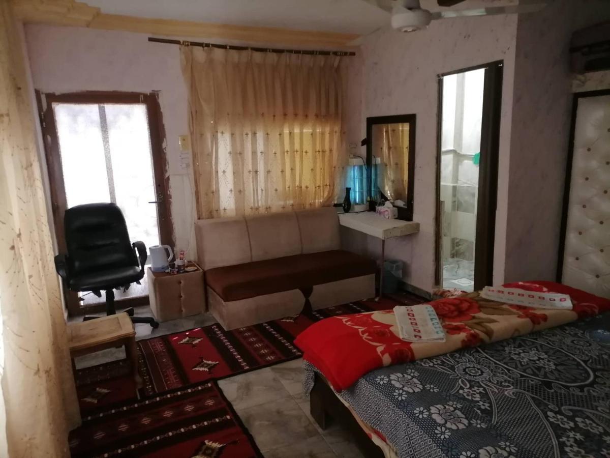 Al Azraq ash Shamālī Guest House Hazem מראה חיצוני תמונה