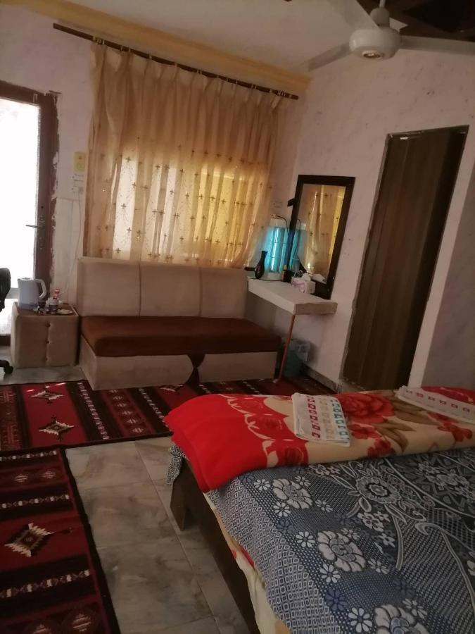 Al Azraq ash Shamālī Guest House Hazem מראה חיצוני תמונה
